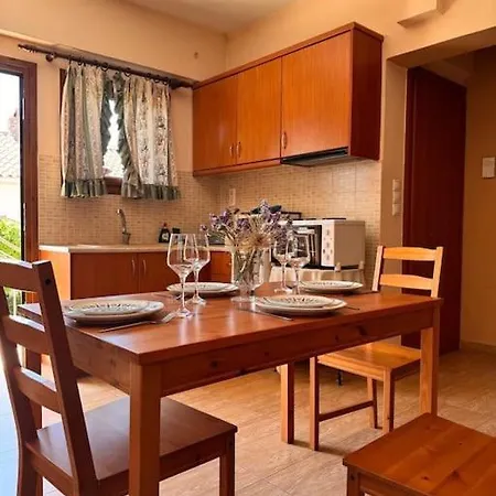 Family Woodland Oasis Vipgreece Apartamento *